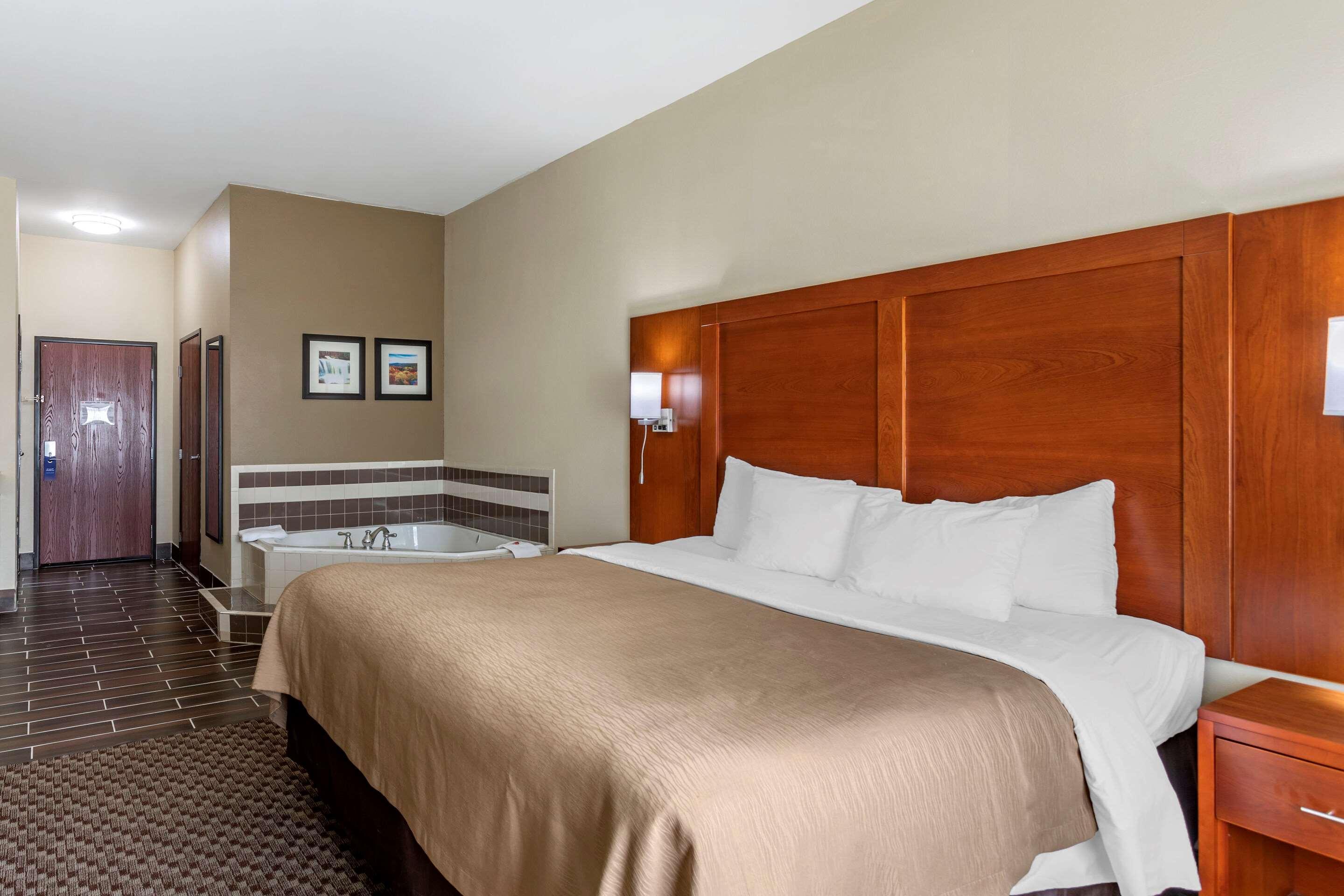 Comfort & Area Hotel