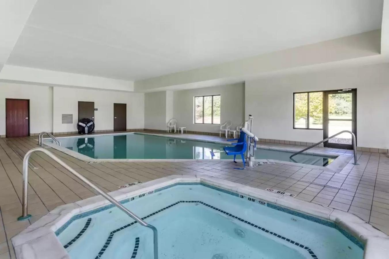 Hotel Comfort & Area 2*